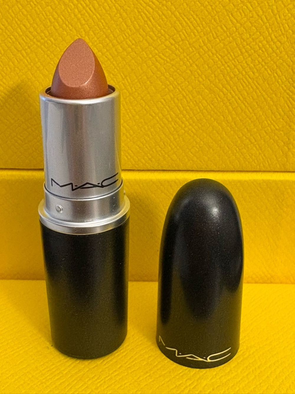 VINTAGE DISCONTINUED RARE MAC Cosmetics Lustre Lipstick- ROCOCO